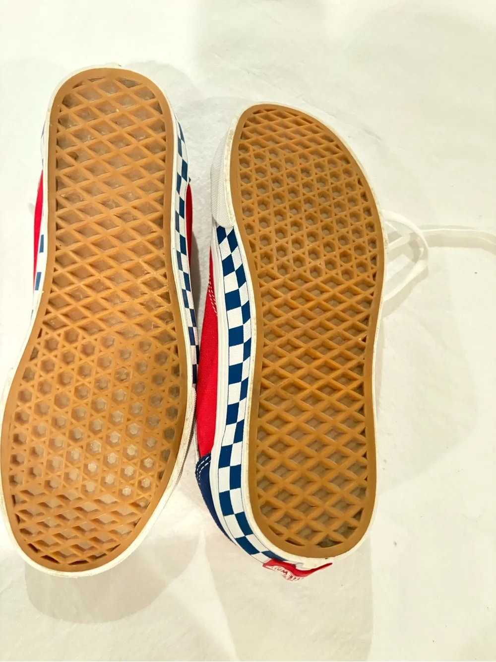 Vans men’s Low-Top Sneakers in Red, Blue & White